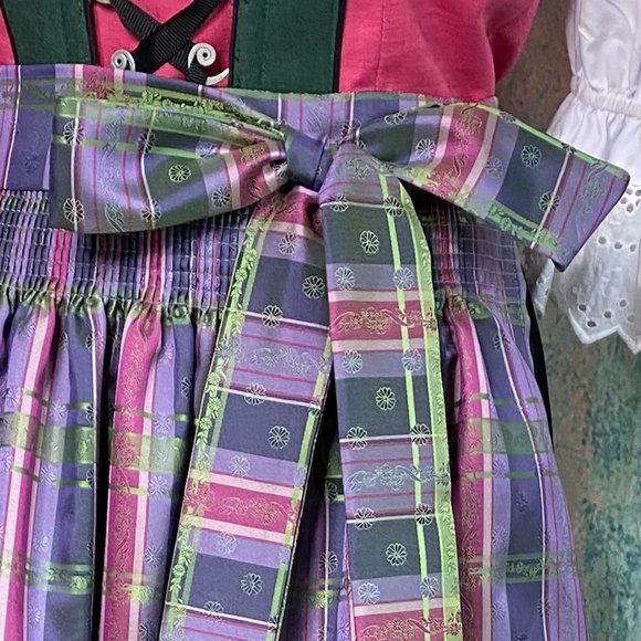 NWTπOriginal traditional high-quality Bavarian Dirndl with Apron & Blouse - Picture 15 of 16